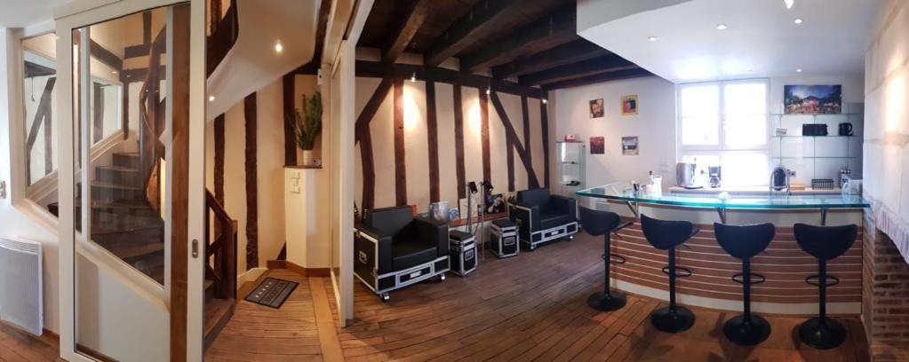 Le Backstage Apartment Bourges Exterior photo